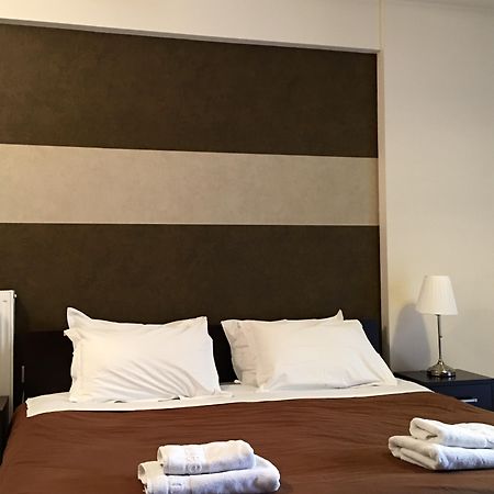 Mc Queen Rooms & Apartments Athènes Extérieur photo