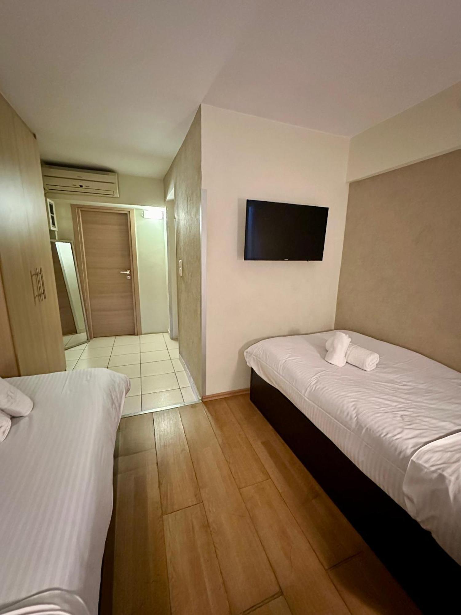 Mc Queen Rooms & Apartments Athènes Extérieur photo