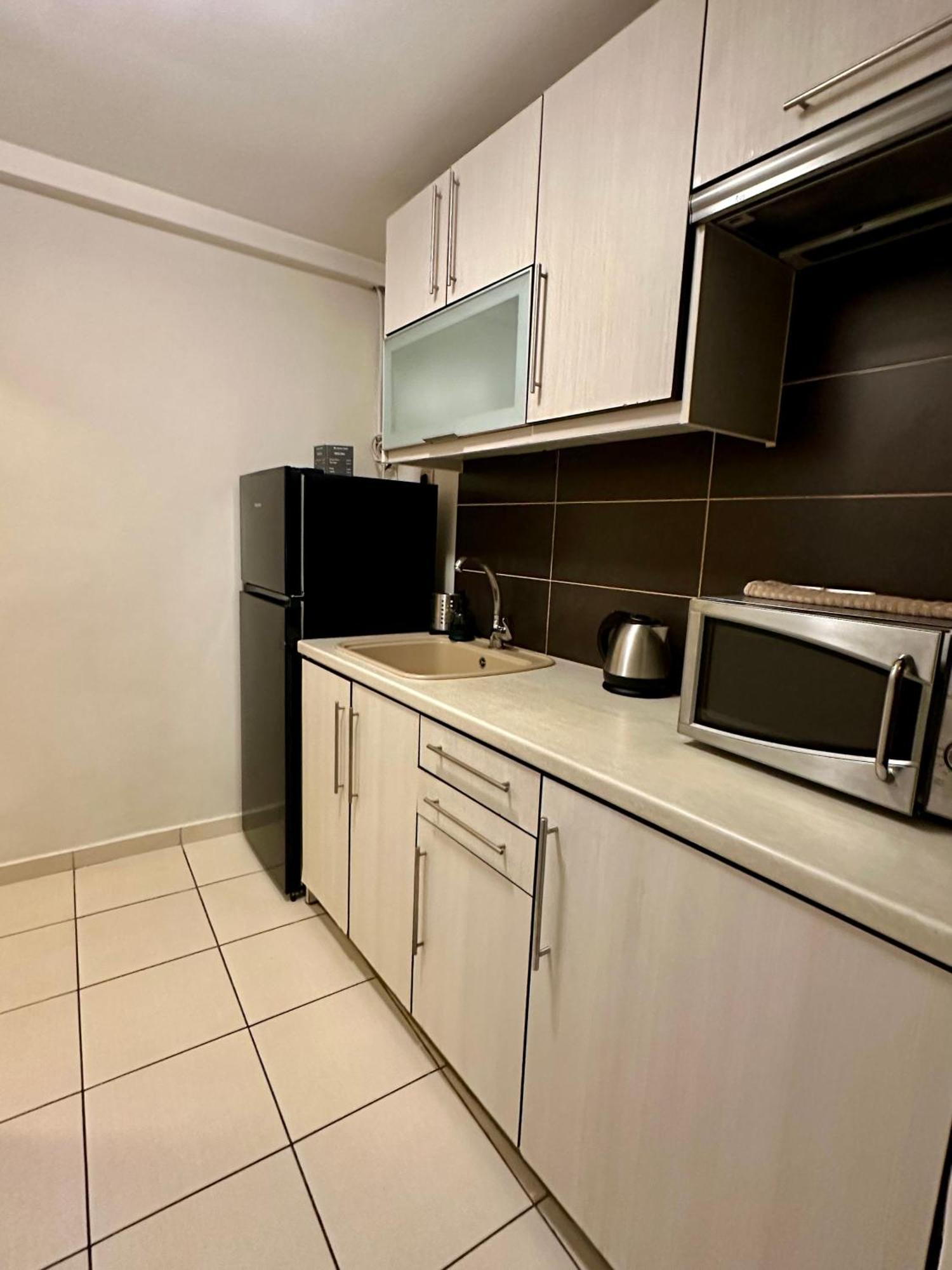 Mc Queen Rooms & Apartments Athènes Extérieur photo