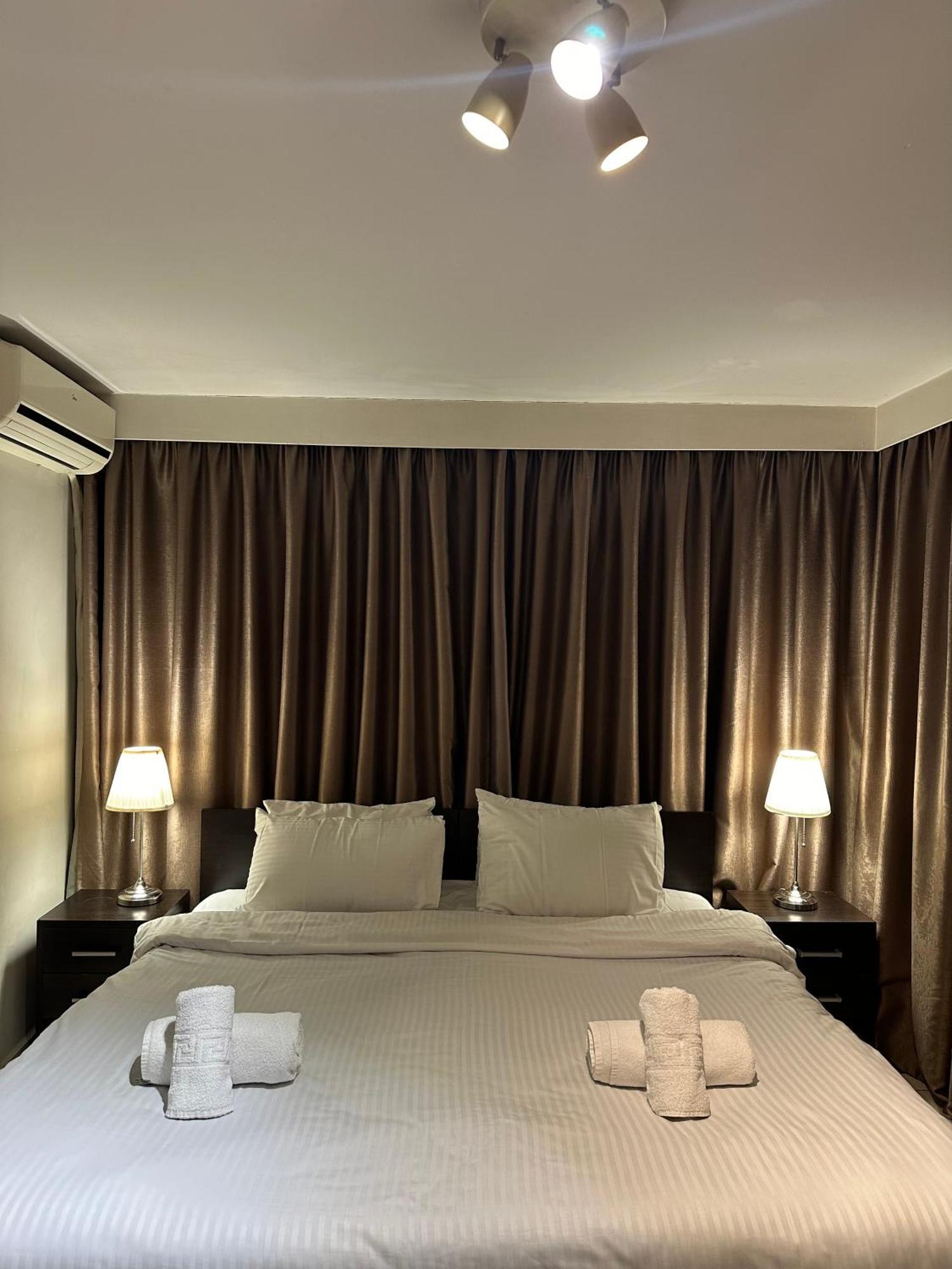 Mc Queen Rooms & Apartments Athènes Extérieur photo